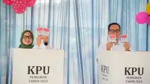 Calon-Bupati-Lampung-Timur-Ella-Siti-Nuryvvv.jpg