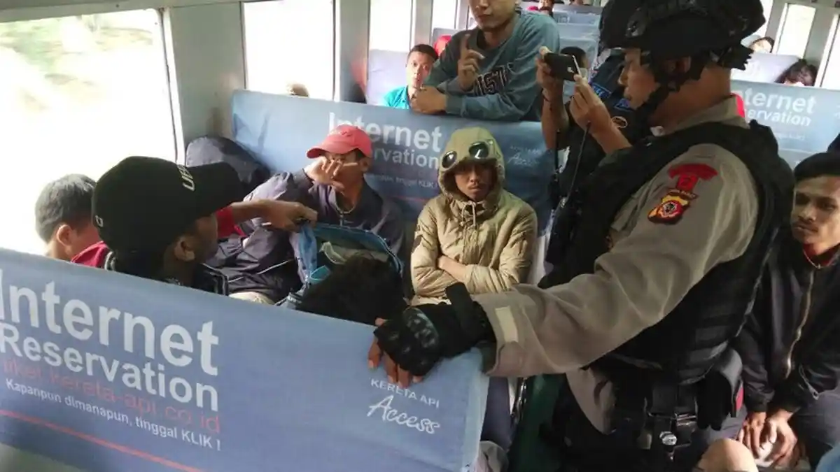 PT Kereta Api Waspadai Kedatangan Aremania ke Bandung Akhir Pekan Ini