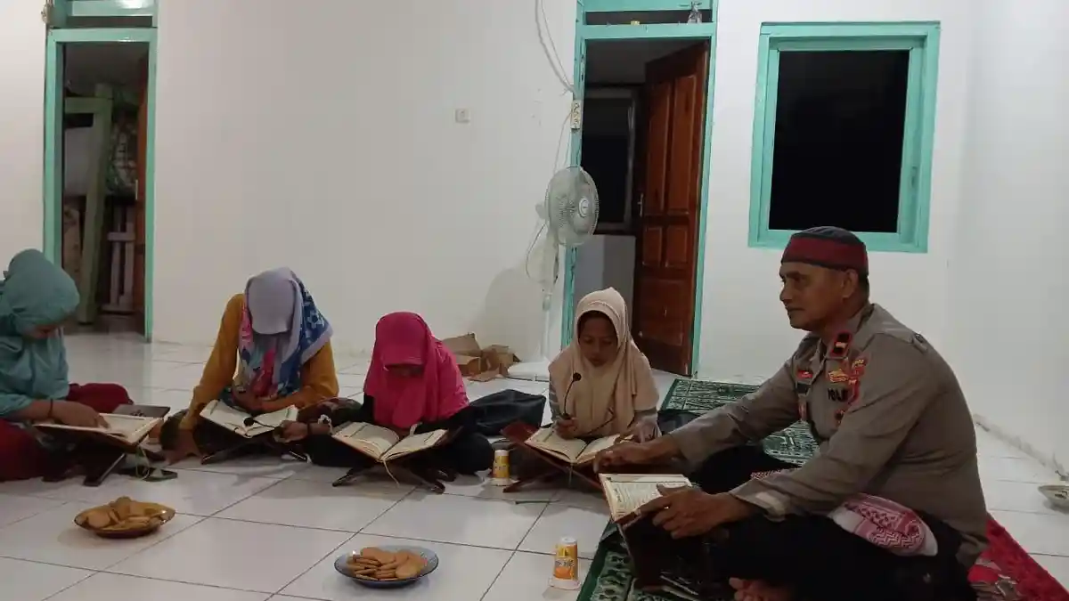 Ipda Ain Wokas: Polisi yang Mengajar Ngaji di Tengah Tugas Negara