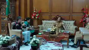 20260615-bupati-banyumas-sadewo-membahas-sampah-dengan-perwakilan-kemendagri.jpg