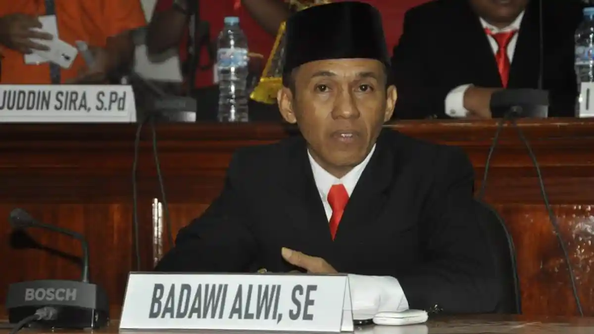 Mobil Dinas Kades Dipasangi Gambar Bakal Calon Bupati, Anggota DPRD Luwu Timur: Tidak Boleh!