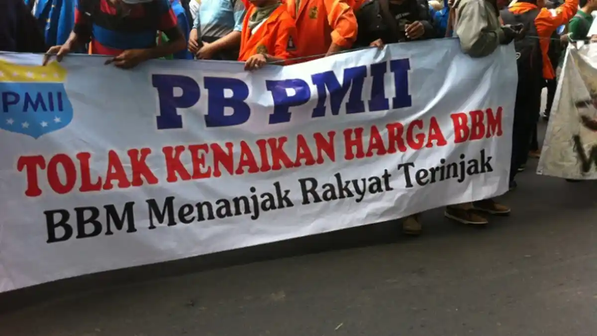 PMII Gelar Aksi Teater Tolak Kenaikan Harga BBM