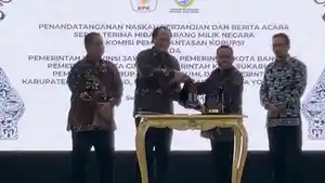 Kulon-Progo-Terima-Hibah-Aset-Hasil-Rampasan-Korupsi-dari-KPK-Berupa-Properti-hingga-Ambulans.jpg