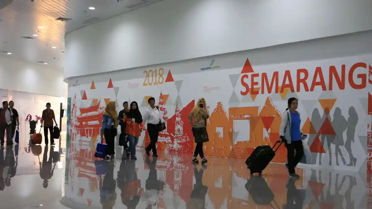 Masker Tak Lagi Wajib Jadi Syarat Perjalanan Penumpang Pesawat dan Kereta Api