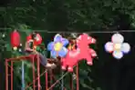 Pemasangan Ornamen Imlek di Kawasan Lapangan Banteng