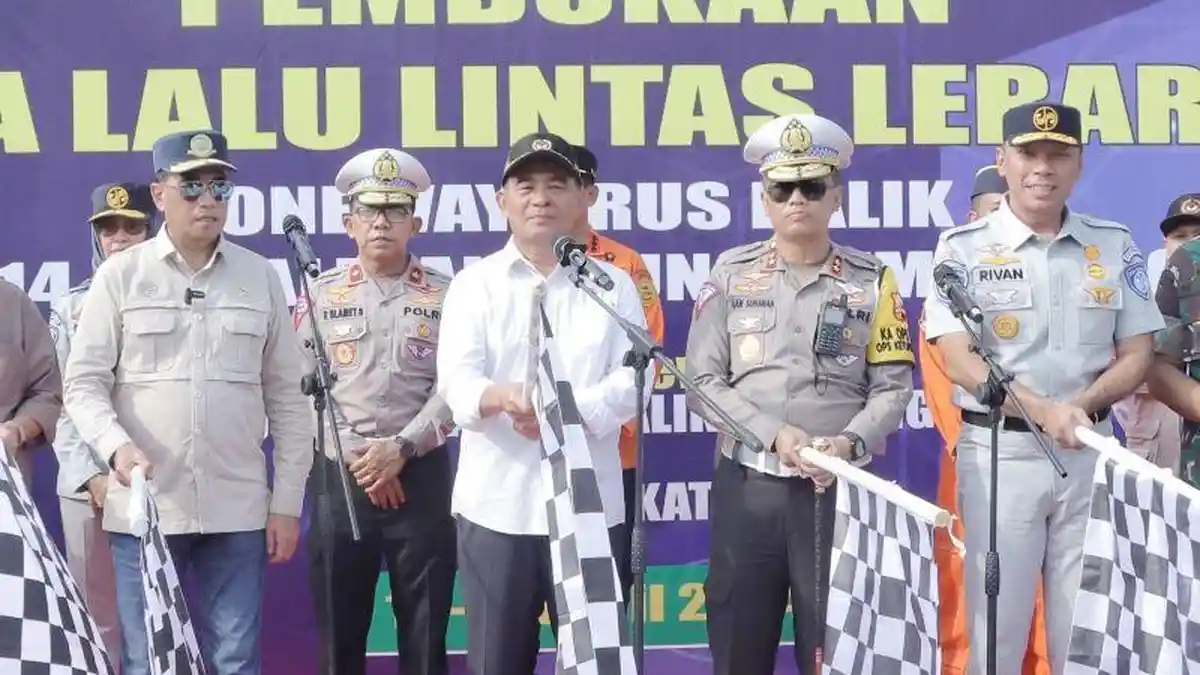 Arus Balik, Pemudik Diimbau Kooperatif Ikuti Arahan Tidak Parkir di Bahu Jalan