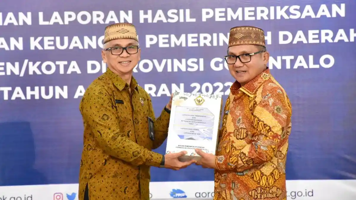 Laporan Keuangan 2022 Pemkot Gorontalo Dapat Opini WTP dari BPK, Marten Taha tampak Sumringah