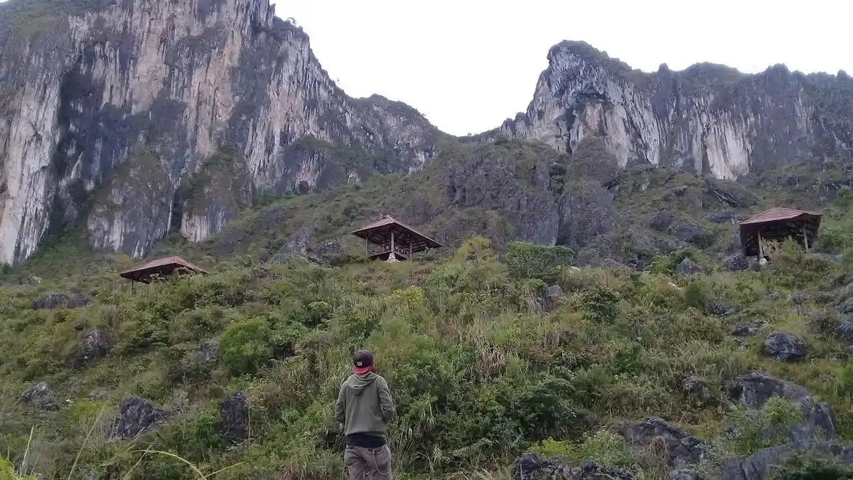 Ayo Nikmati Pemandangan di Kaki Gunung Buntu Sarira, Ini Kelebihannya