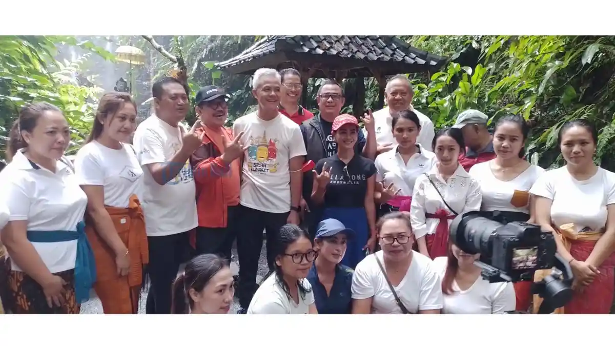 Didukung Maju Pilpres 2024 oleh Warga Ubud Gianyar, Ganjar Pranowo Tersenyum