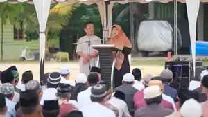Bupati-Siak-Afni-Z-didampingi.jpg