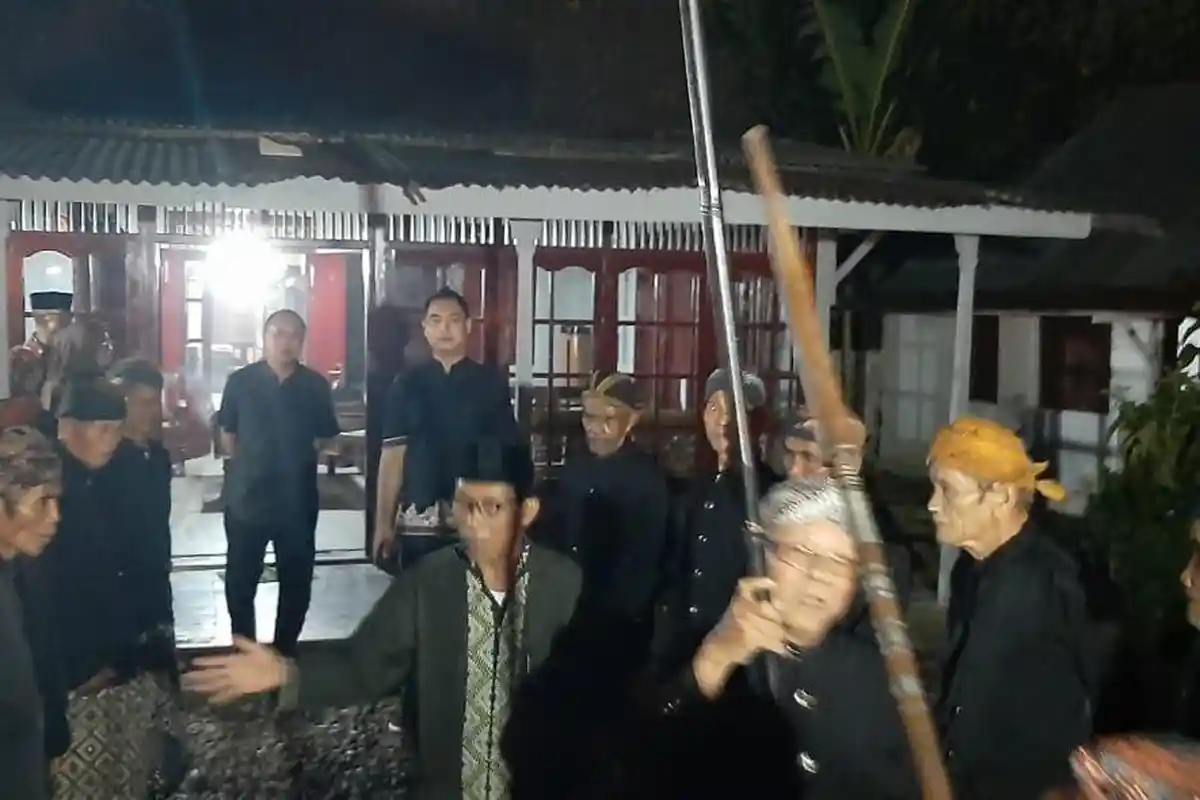 Penganut Ajaran Grumbul Kalitanjung di Banyumas Berlebaran Hari Ini