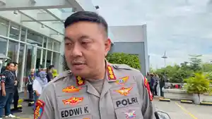 Kabid-Propam-Kombes-Pol-Eddwi-merespon-informasi-keterlibatan-Bripda-BA-kawal-judol.jpg