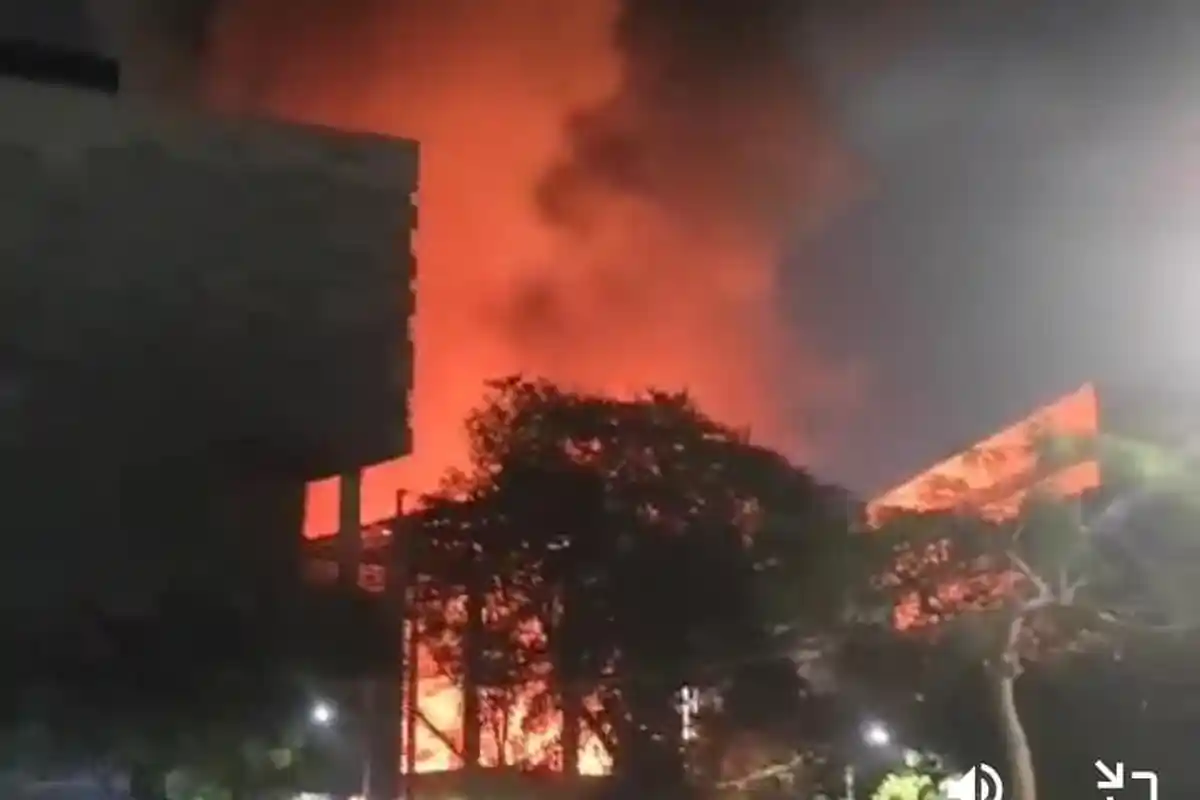 Museum Nasional atau Museum Gajah Terbakar Hebat, Api Berasal dari Gedung A