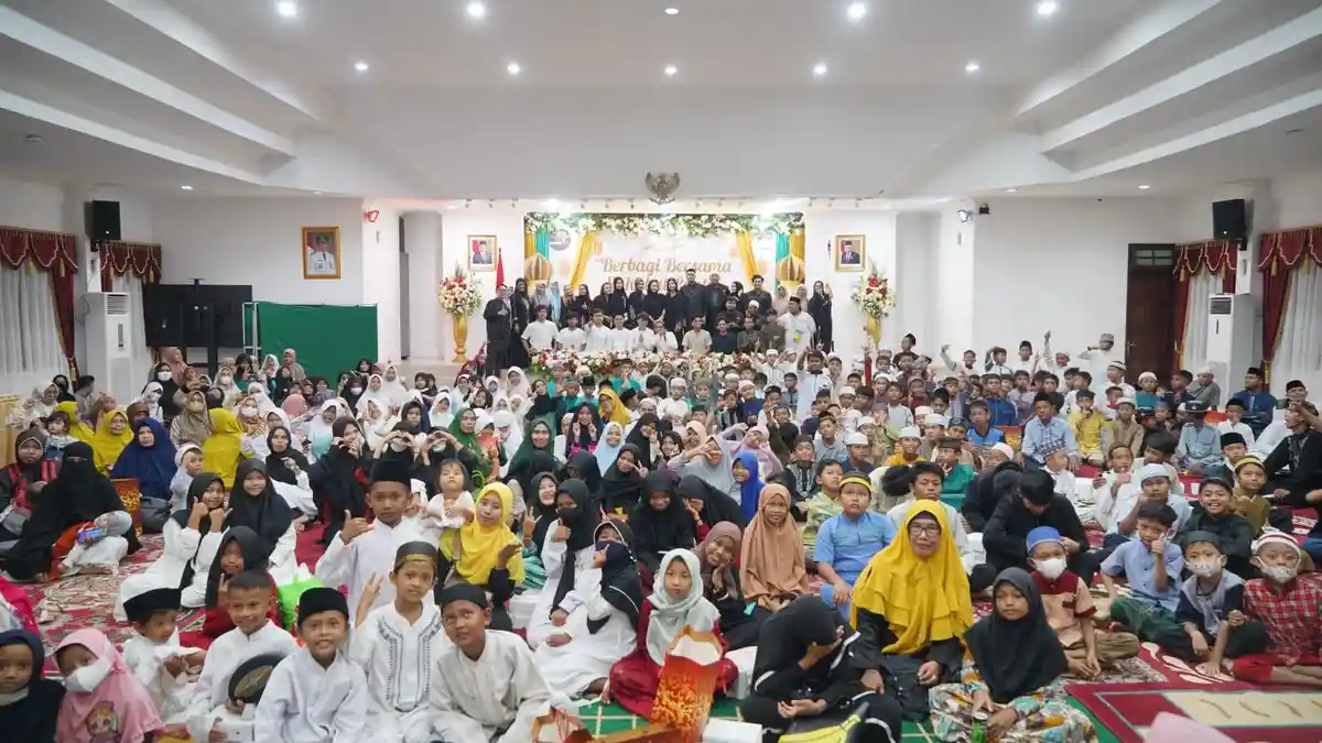 Rahmad Mas’ud Center dan We Care IKN Generation Berbagi Bersama 400 Sahabat Panti di Balikpapan