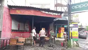 Kebakaran-gerai-makanan-siap-saji-ACK-di-Jalan-Wibisana-Bara-589.jpg