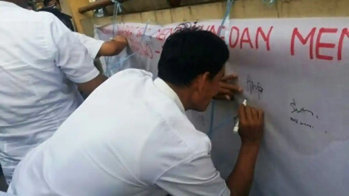 Ribuan Tandatangan Dukung Prabowo - Hatta di Karawang
