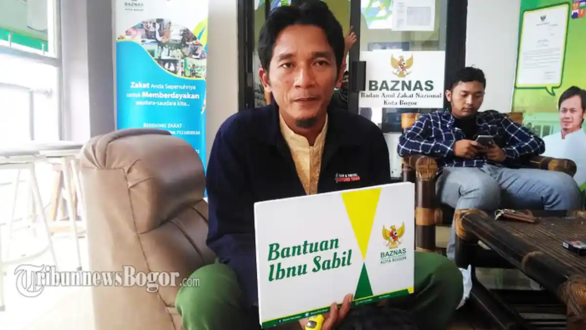 Kehabisan Bekal Saat Ingin Berziarah, Pria yang Ditinggal Istrinya Menikah Ini Datangi Baznas
