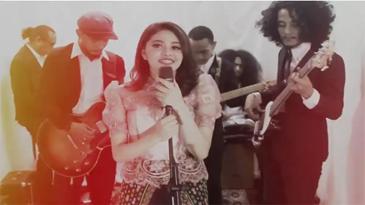 Lirik Lagu Daerah NTT dari etnis Manggarai Judul Cai Bombang