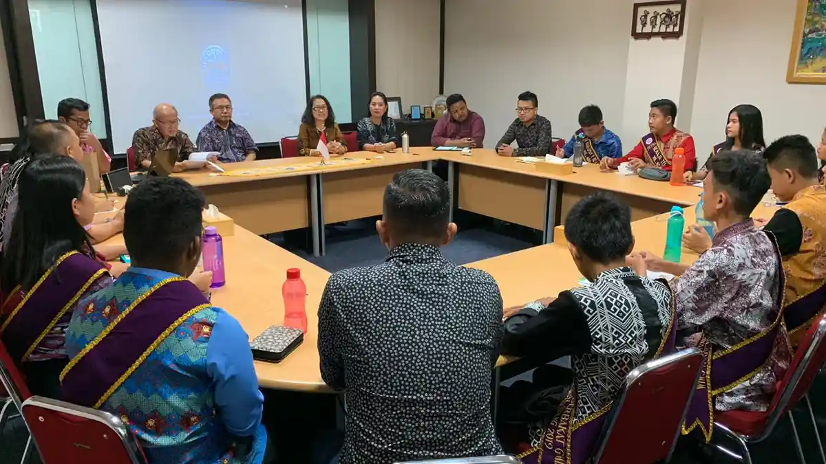 Studi Pelayanan Remaja Teladan GMIM Manado Malalayang, Audiens ke PBNU, PGI hingga KPK RI - finalis-remaja-teladan-gmim-melaksanakan-studi-pelayanan-ke-dpd.jpg