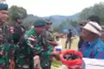 Satgas Pamtas Yonif Raider 142/KJ Ikut Gelar Bakar Batu