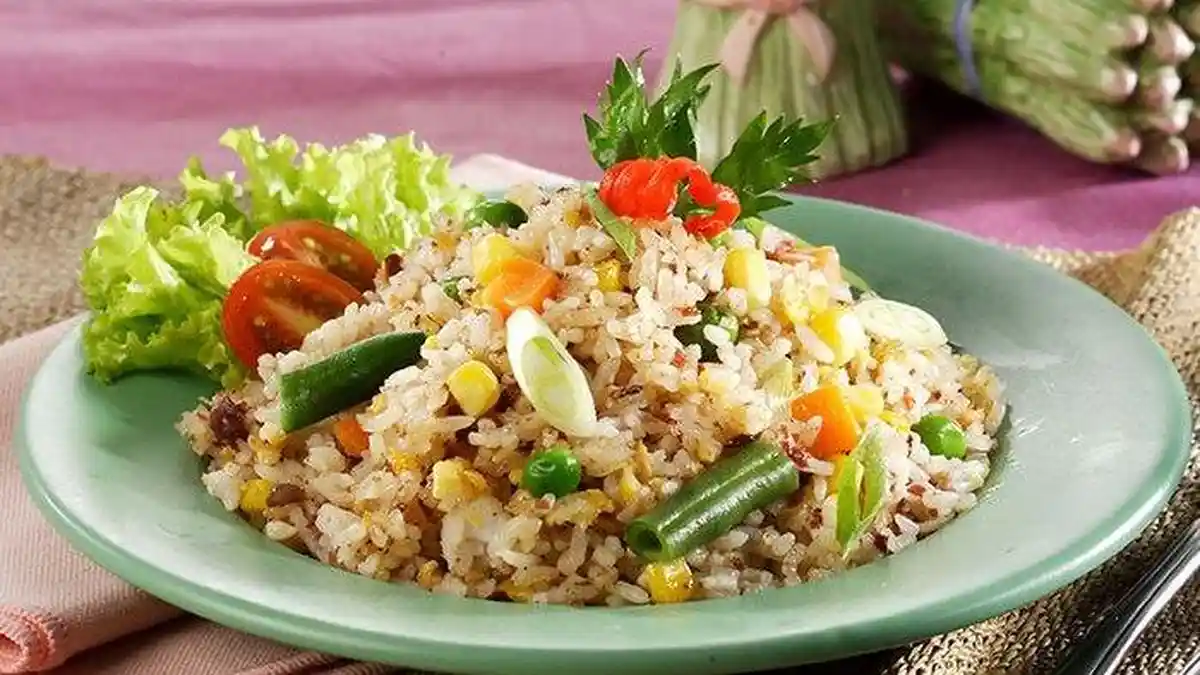 Cara Praktis Bikin Nasi Goreng Bumbu Iris, Simak Bahan-bahannya di Sini!