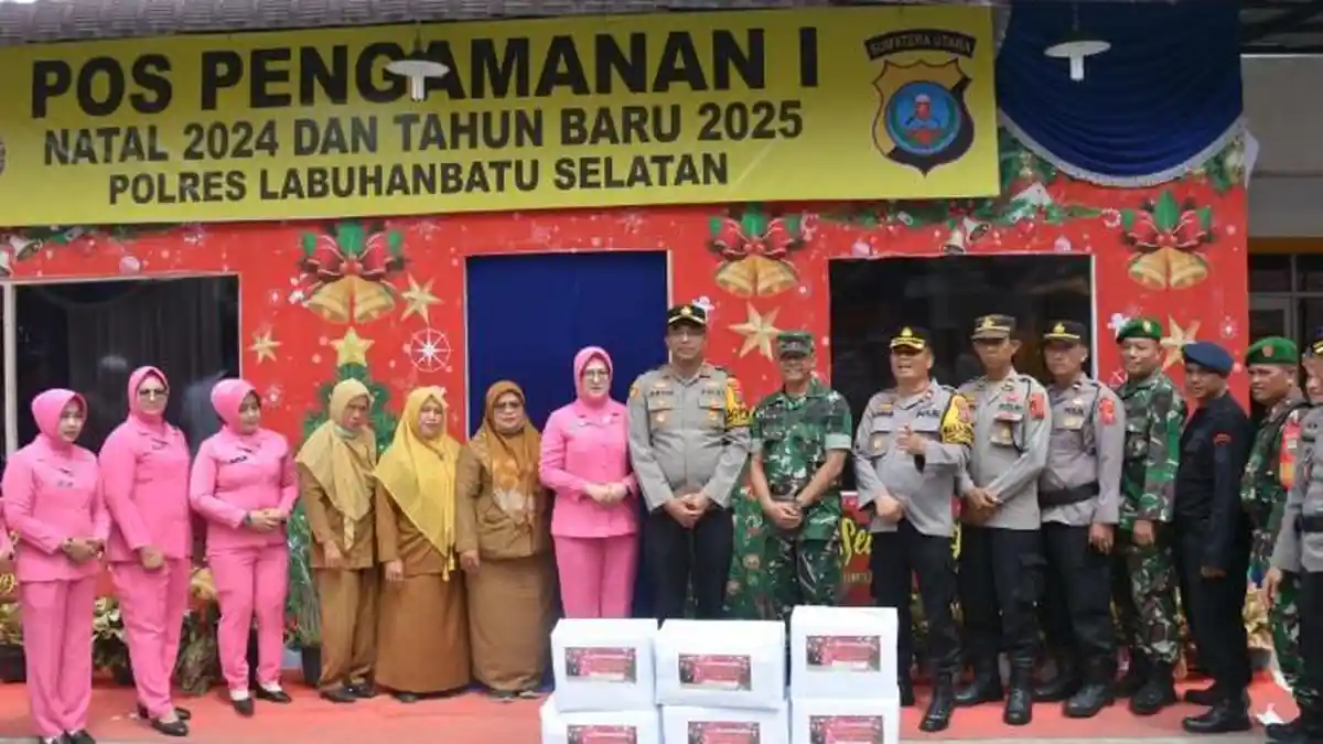 Pastikan Kebutuhan Anggota Tercukupi saat Tugas Pengamanan Nataru, Kapolres Labusel Beri Bingkisan