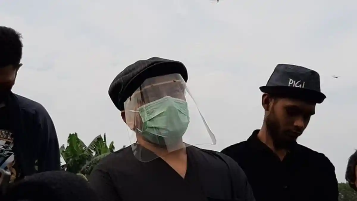 Foto Kening Glenn Fredly Diusap Tompi Diposting, Mendiang Suami Mutia Ayu Disebut Begini