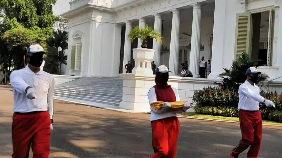 Istana: Pengibaran Bendera Merah Putih pada Peringatan HUT RI Ke-75 Akan Diiringi Bunyi Sirine