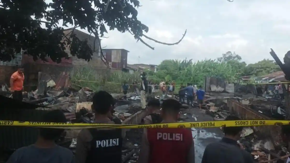 Kebakaran di Jalan Bersama Medan Tembung Hanguskan Tujuh Rumah dan Dua Mobil Pribadi