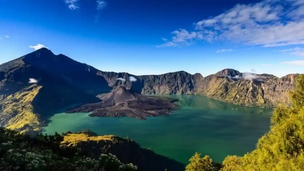 Sempat Abadikan Foto, WNA Asal Israel Tewas Jatuh dari Puncak Gunung Rinjani