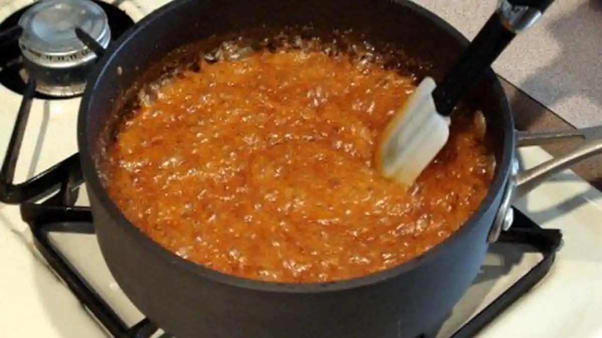 Kiat Bikin Saus Karamel Agar Rasanya Tak Pahit