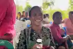 SENANG-Wajah-senang-dari-Derly-Banamtuan-28-seorang-ibu-di-Kabupaten-tts.jpg