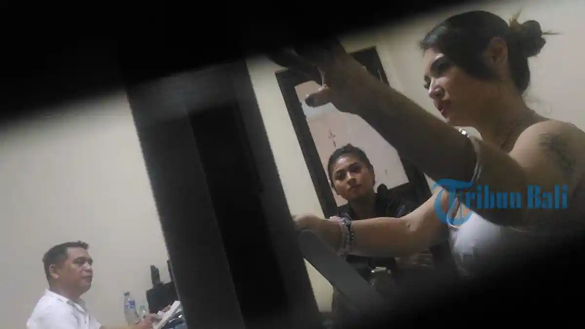 Usai Diperiksa 3 Jam di Kantor Imigrasi Denpasar, Maria Ozawa: Saya Sangat Kecewa