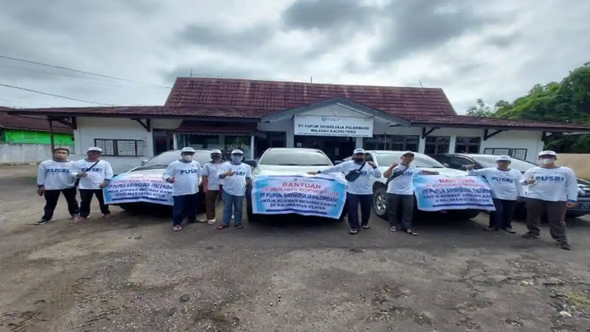 PT Pusri Palembang Salurkan Bantuan Untuk Korban Banjir Kalsel