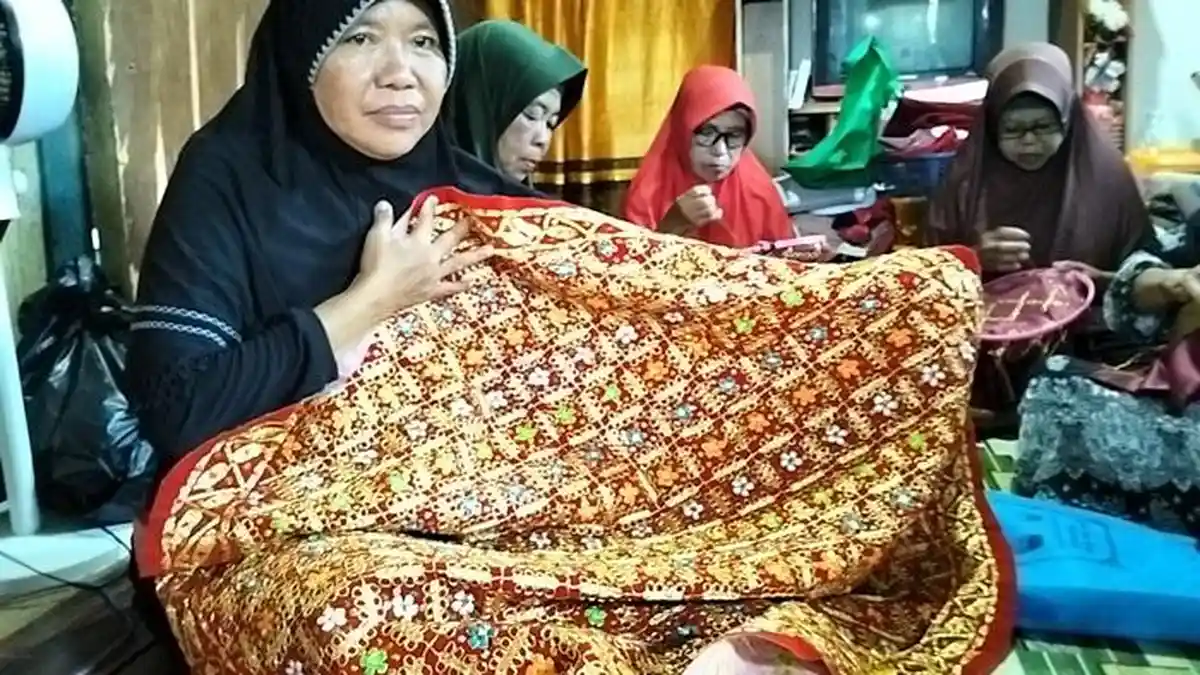 Mengukir Warisan, Sulam Angkinan Palembang Bertahan di Tengah Modernisasi