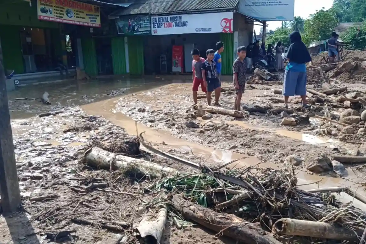 Pemkab Tanggamus Nyatakan Status Masa Tanggap Darurat Akibat Banjir di Semaka