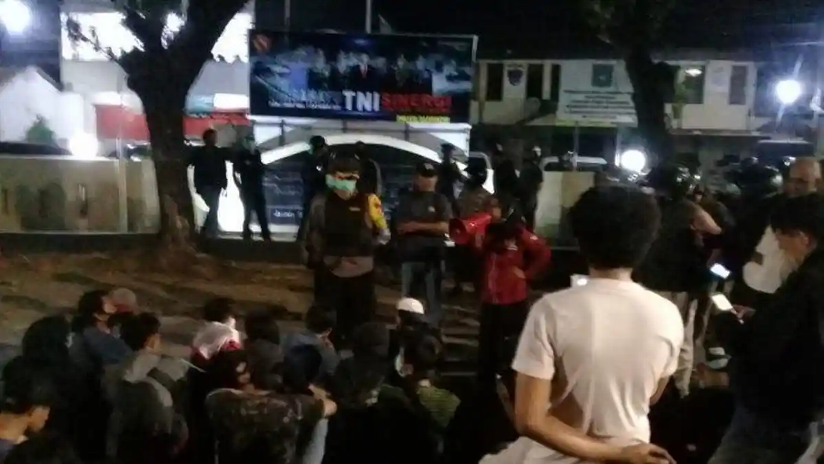 Polsek Rappocini Diserang, Pengunjuk Rasa Tolak UU Cipta Kerja Minta Rekannya Dibebaskan