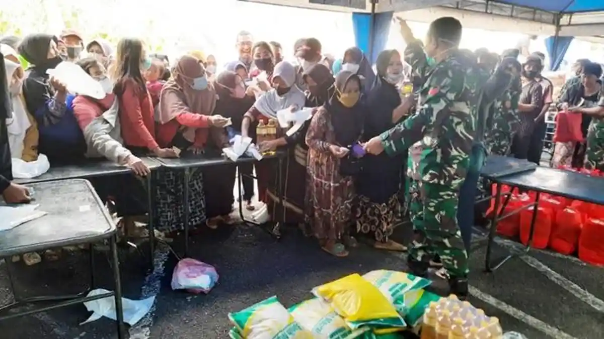 Pasar Murah Kodim 1010/Tapin Kalsel dan PT AGM Bantu Ringankan Beban Masyarakat
