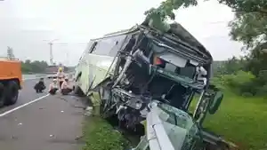 Kecelakaan-Bus-Wisatawan-Banten-di-Tol-Cipali.jpg