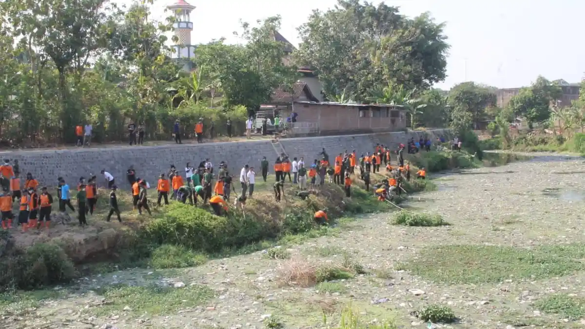 Bertahun-tahun Harjo Hidup Bersama Bau Tak Sedap dari Sungai Garuda Sragen