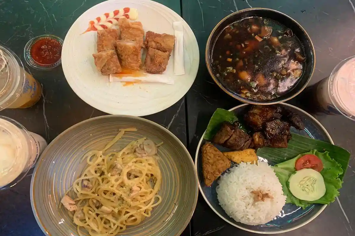 Nasi Goreng Tim El Luna, Perpaduan Unik Nasi Goreng dan Kuah Kien di El Luna Cafe & Eatery