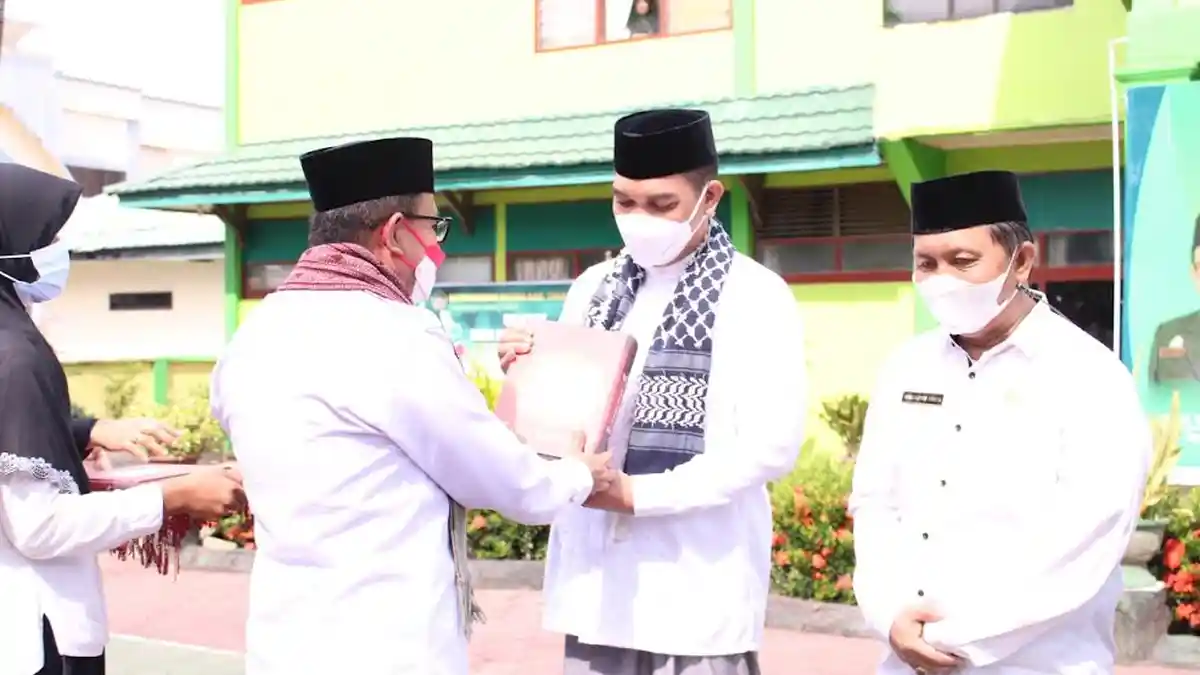 Masih Pandemi Covid-19, Sekda Takalar Ingatkan Santri Tetap Jaga Protokol Kesehatan