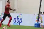 Penjaga Gawang Geri Mandagi Tetap Bersama Mitra Kukar