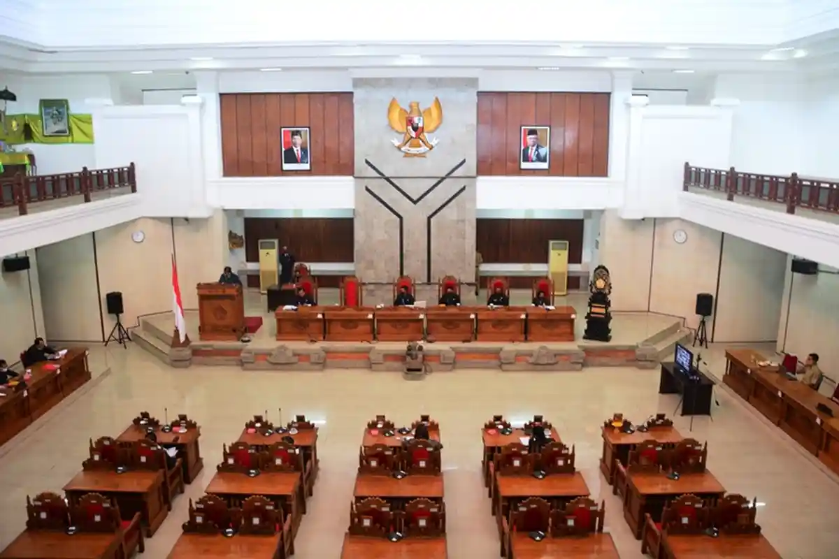 Sidang Paripura DPRD Buleleng Digelar via Teleconference, Bupati Sampaikan LKPJ TA 2019