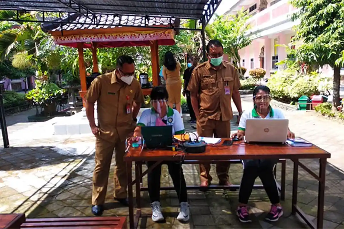 Pelaksanaan PPDB 2021, Pendaftar Jalur Prestasi di SMPN 1 Tabanan Hari Ini Sudah Melebihi Kuota