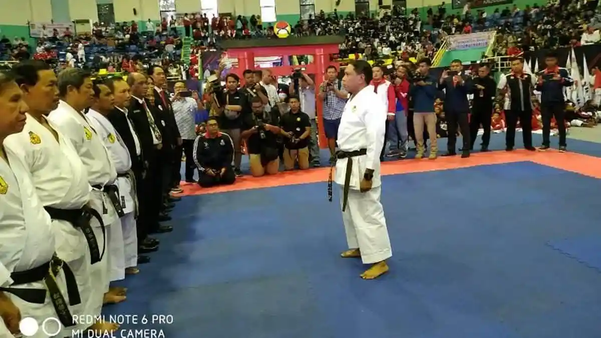 Menpora Zainudin Amali Raih Dan VII Kehormatan dari Institut Karate-do Indonesia