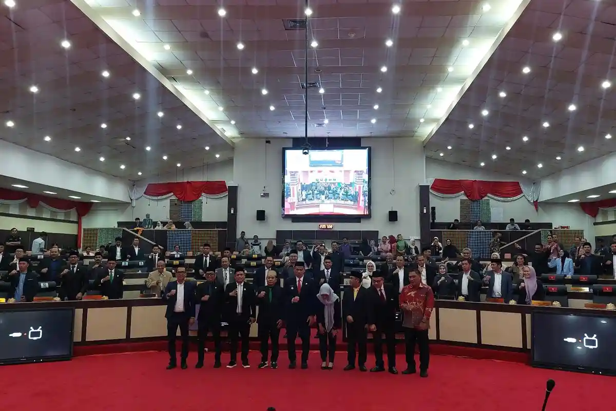 Andi Sudirman dan Fatmawati Rusdi Tak Hadir di Rapat Paripurna Penetapan Gubernur Sulsel 2025-2030