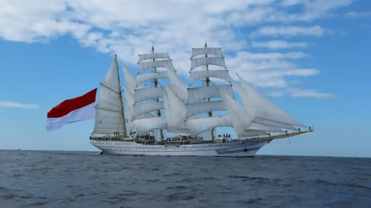 Berlayar dari Korsel, KRI Bima Suci Tiba di Rusia