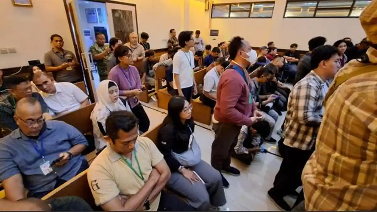 Pengunjung Padati Ruang Sidang Vonis Kasus Penyiraman Air Keras terhadap Andrie Yunus