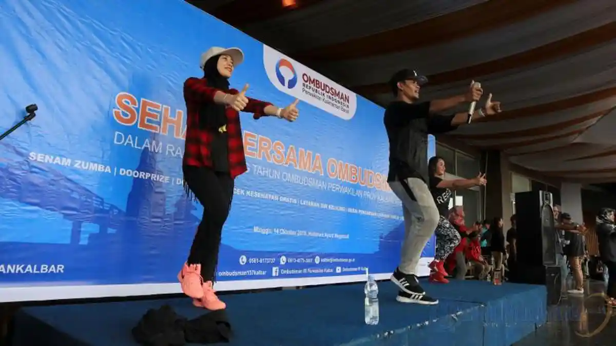 Senam Zumba di Acara Sehat Bersama Pada HUT Ombudsman Perwakilan Kalbar - senam-zumba_20181014_205504.jpg